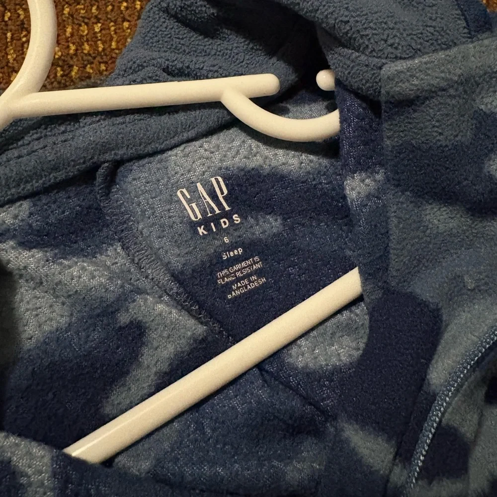 GAP Blue Camo Kids Footie size 6